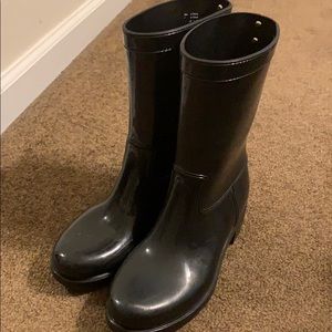 Also Black and Gold Stud Rainboots